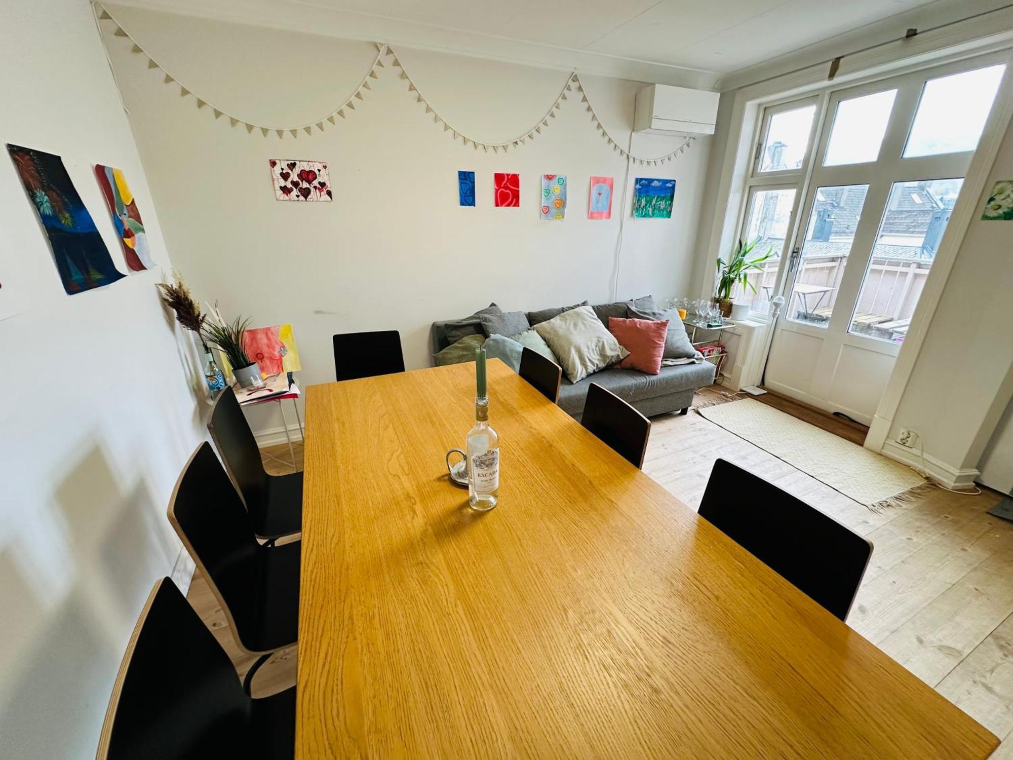 Ferienwohnung Sjarmerende Bolig Like Ved Togstasjonen Bergen Exterior foto